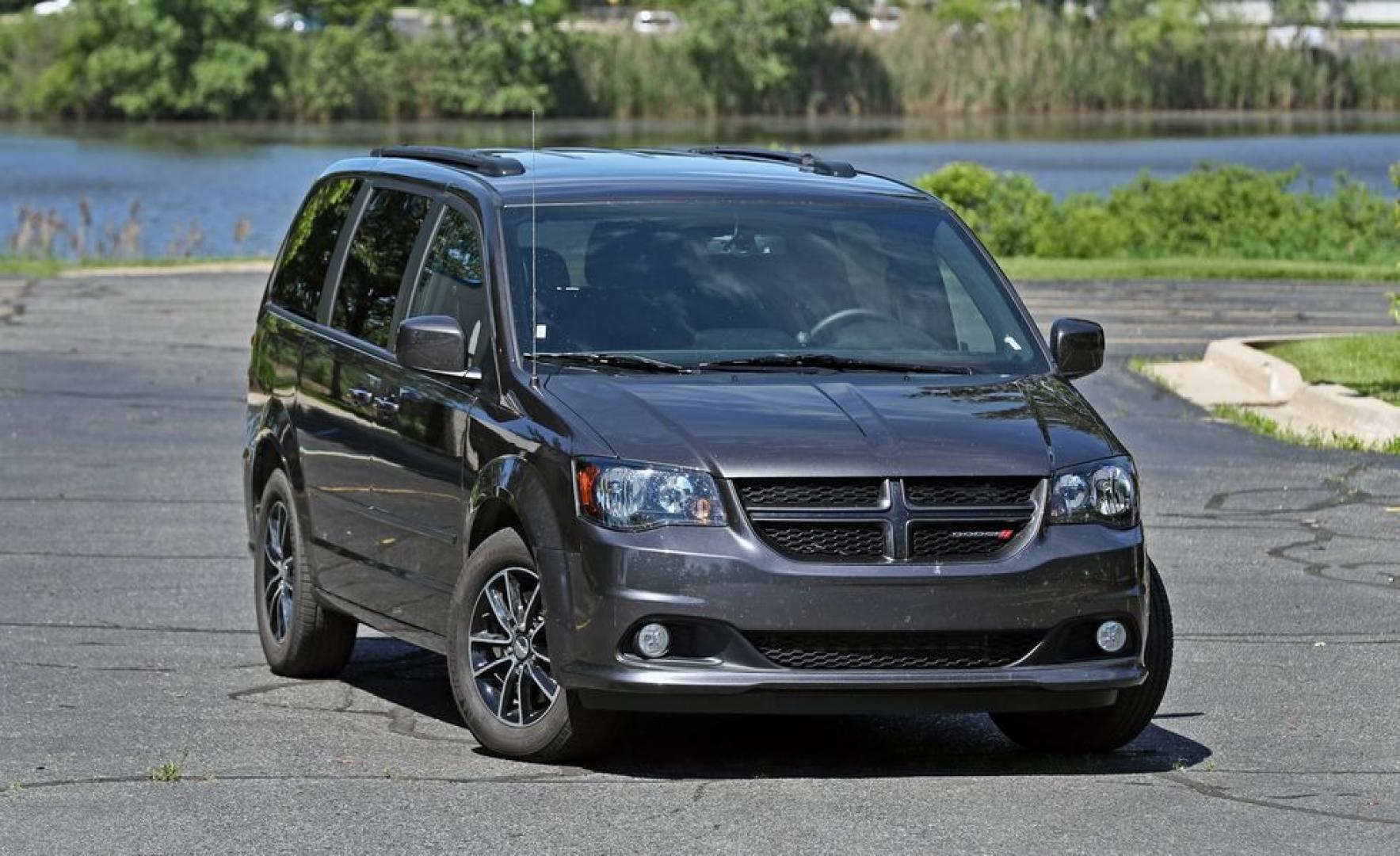 2017 Silver /Black Dodge Grand Caravan GT (2C4RDGEG0HR) with an 3.6L V6 DOHC 24V engine, 6A transmission, located at 1313 Las Vegas Blvd, North Port, FL, 34286, (888) 750-6845, 36.002834, -115.201302 - The 2017 Dodge Grand Caravan is all about transporting a bunch of people at an affordable price. This seven-passenger minivan undercuts its least expensive competitor by thousands of dollars when new. Even when loaded to the hilt with options, the price tag doesn't come close to its high-rent rivals - Photo#4